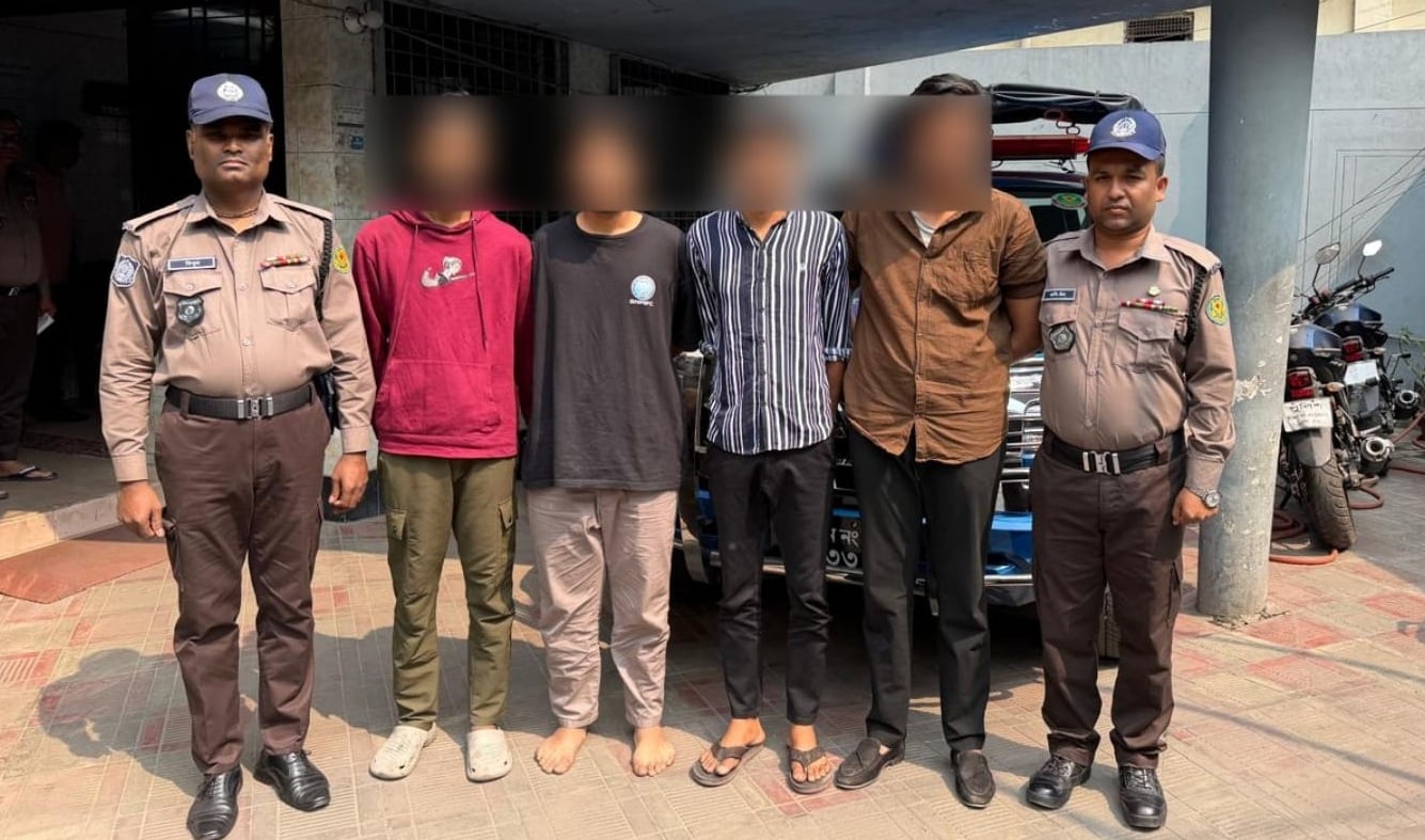 রমনায় স্কুলছাত্র অপহরণ: প্রধানমন্ত্রীর হস্তক্ষেপে দ্রুত উদ্ধার, গ্রেপ্তার ৪