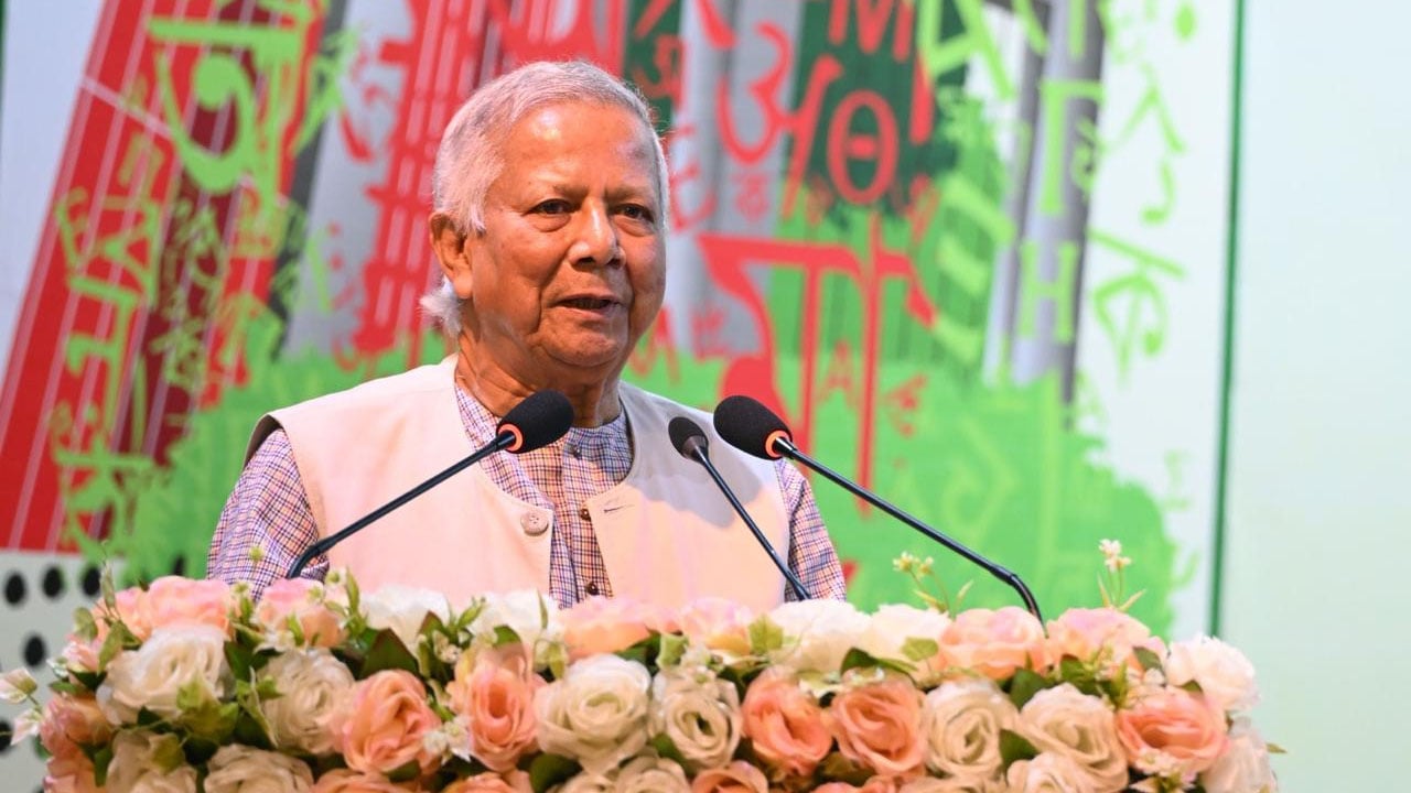 জাতি এগোলে ভাষা এগোয়, ভাষার সম্মান বাড়ে: প্রধান উপদেষ্টা