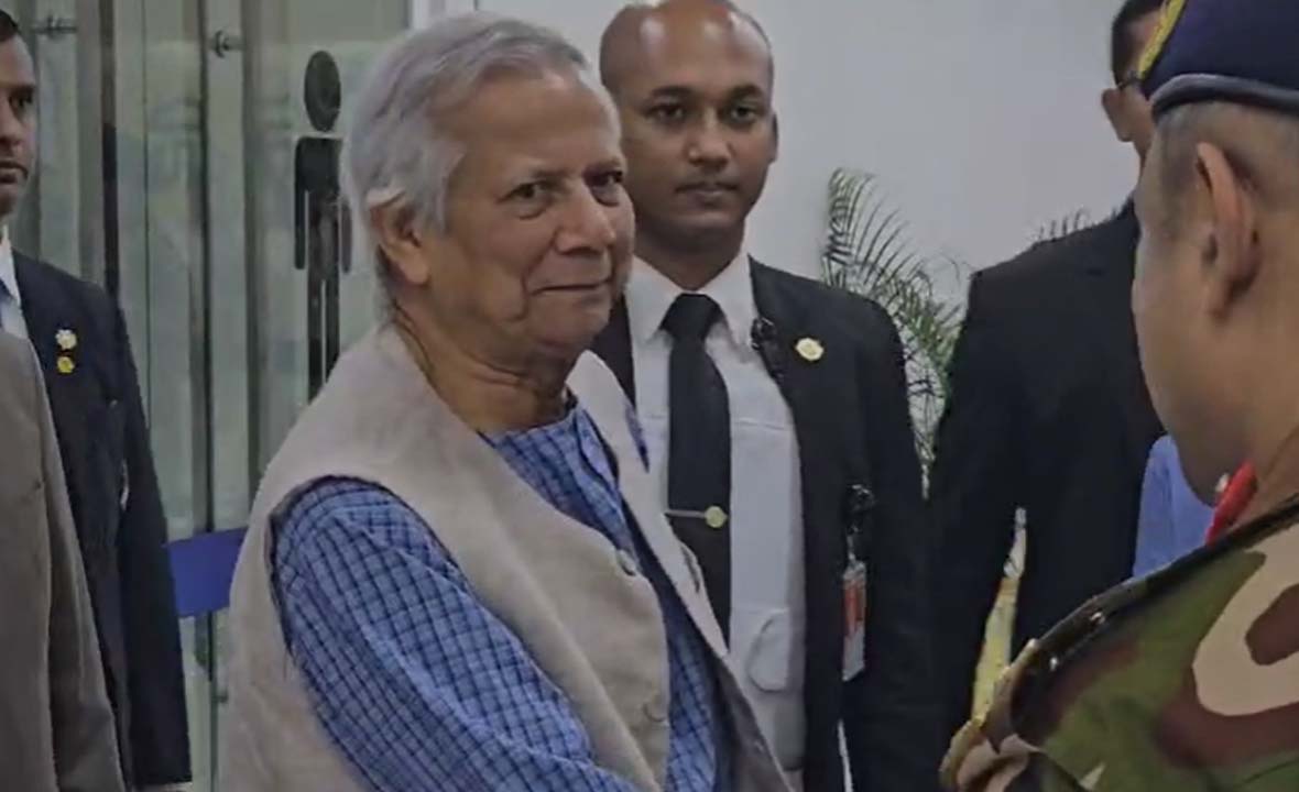 দেশে ফিরেছেন ড. মুহাম্মদ ইউনূস