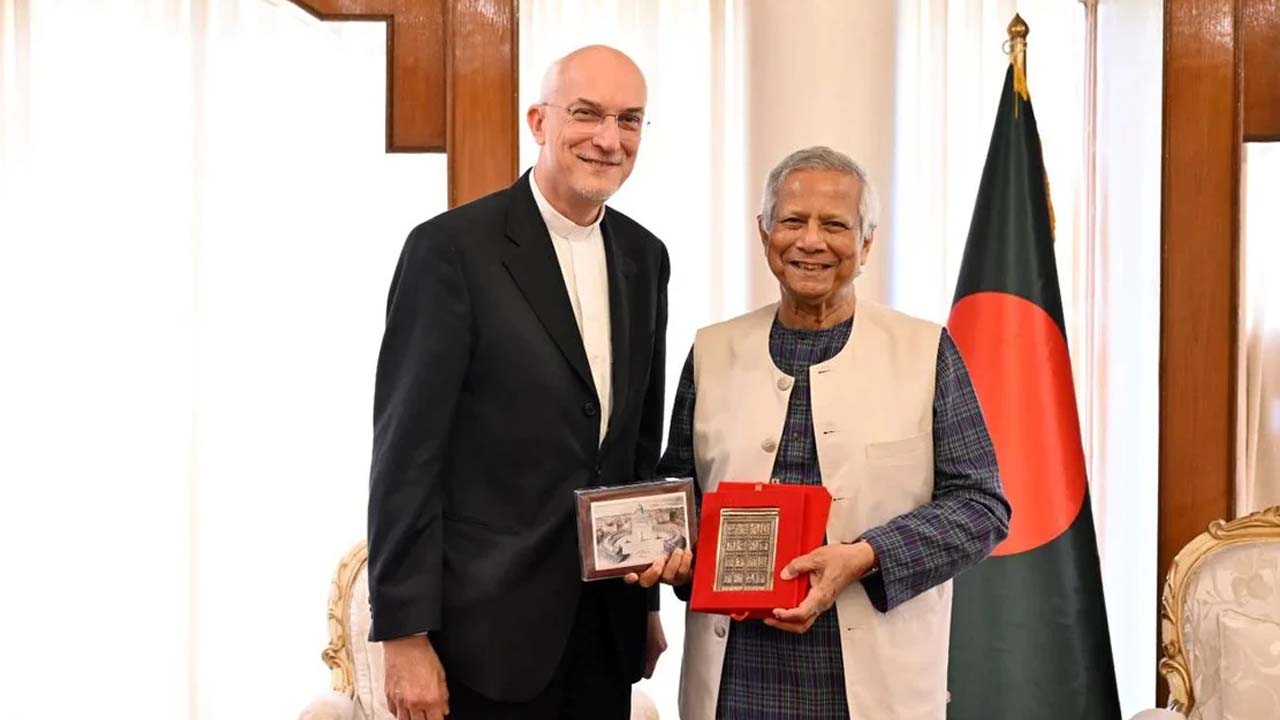 মানব ভ্রাতৃত্ব বিশ্ব সম্মেলনে যোগ দিতে প্রধান উপদেষ্টাকে আমন্ত্রণ