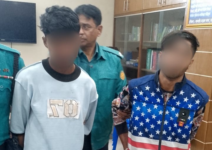 রাজধানীতে তালিকাভুক্ত ৪ ছিনতাইকারী গ্রেপ্তার