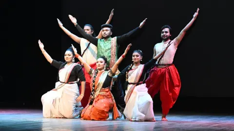 ঐতিহ্যের গল্পে শেষ ‘হৃদয়ে ঢাকা ৪১৬’