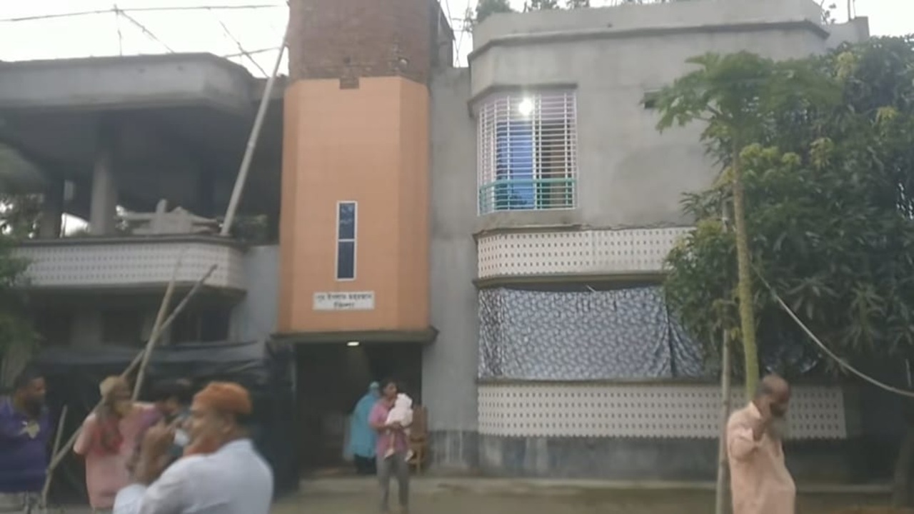 কালিয়াকৈরে এক রাতে তিন ভাইয়ের বাসায় দুর্ধর্ষ ডাকাতি