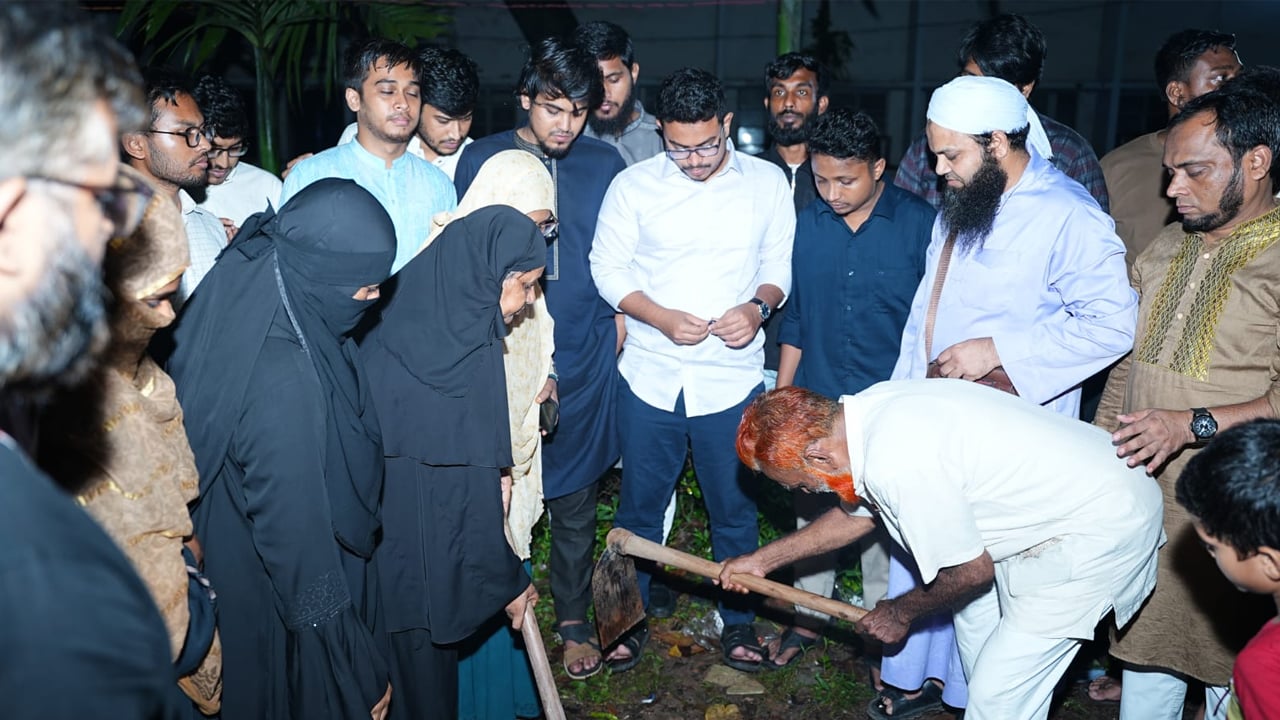 ঢাবিতে ডাকসুর ‘নির্ভীক জুলাই’ স্মৃতিস্তম্ভের ভিত্তিপ্রস্তর স্থাপন