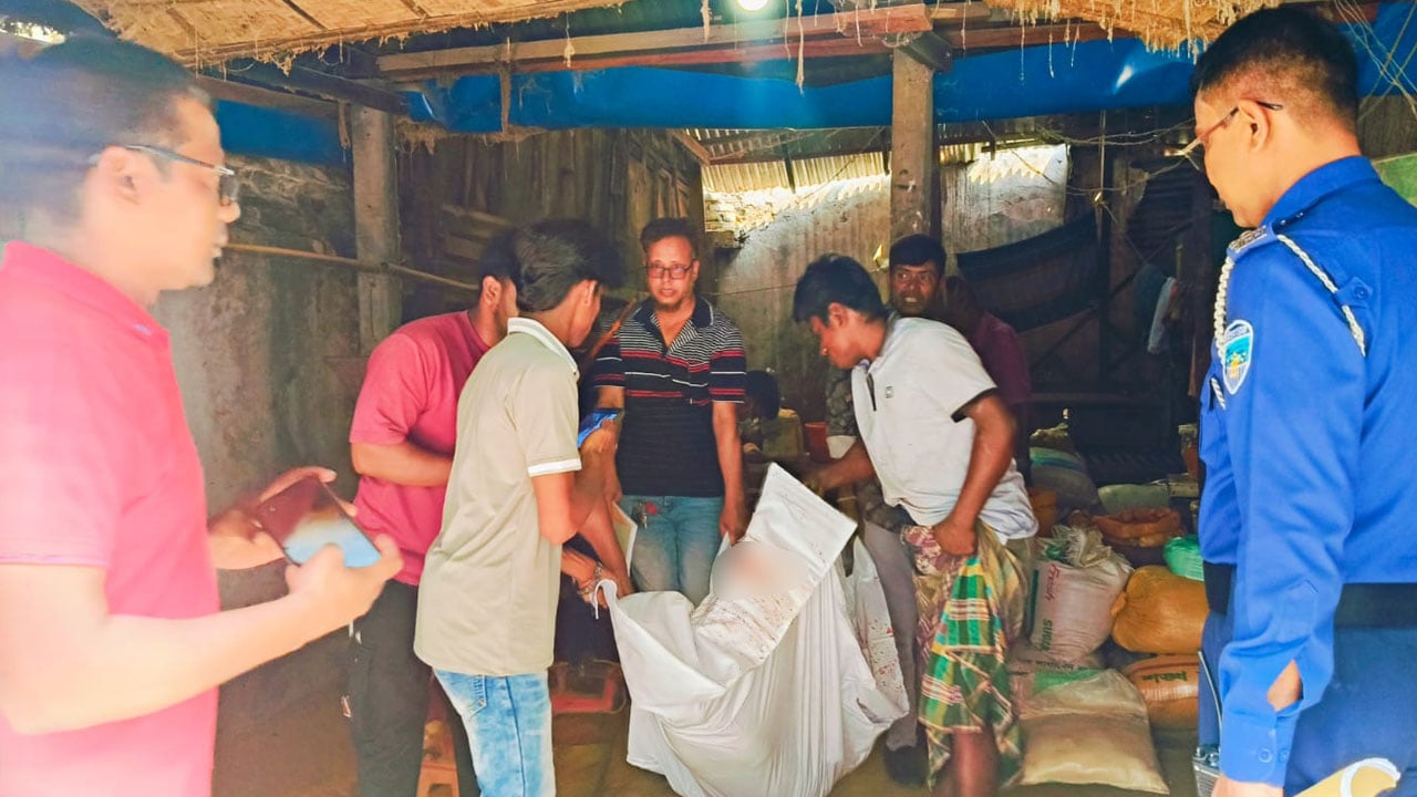 হলুদ-মরিচ ভাঙানোর মেশিনে বোরকা পেঁচিয়ে গৃহবধূর মৃত্যু