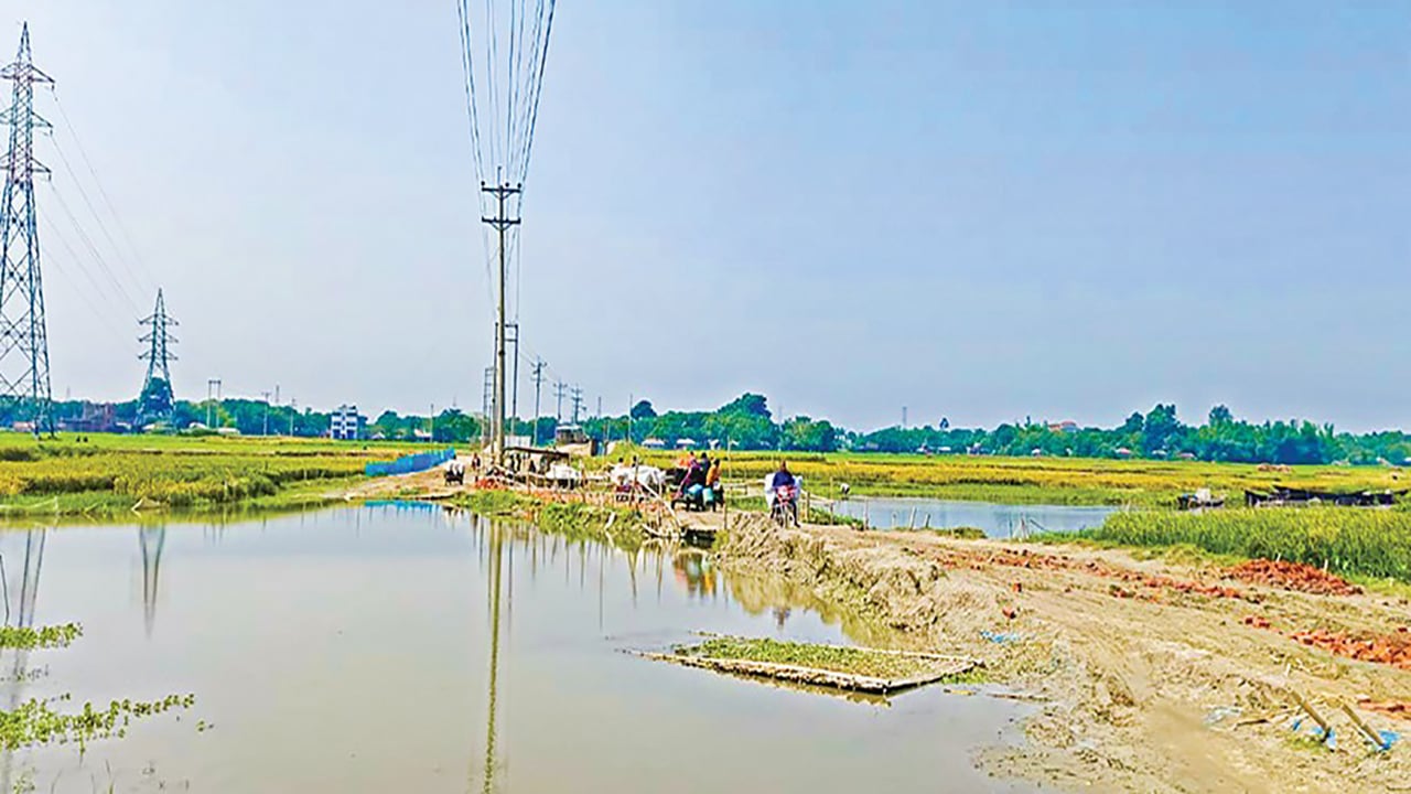 দুটি সেতুর অভাবে দুর্বিষহ জীবন দৌলতপুর চরবাসীর