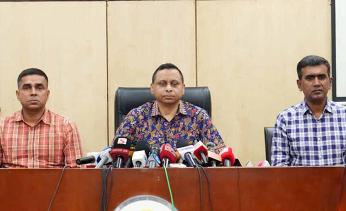 ‘সন্ত্রাসীদের বিরুদ্ধে অলআউট অ্যাকশনে যাচ্ছে ডিবি’
