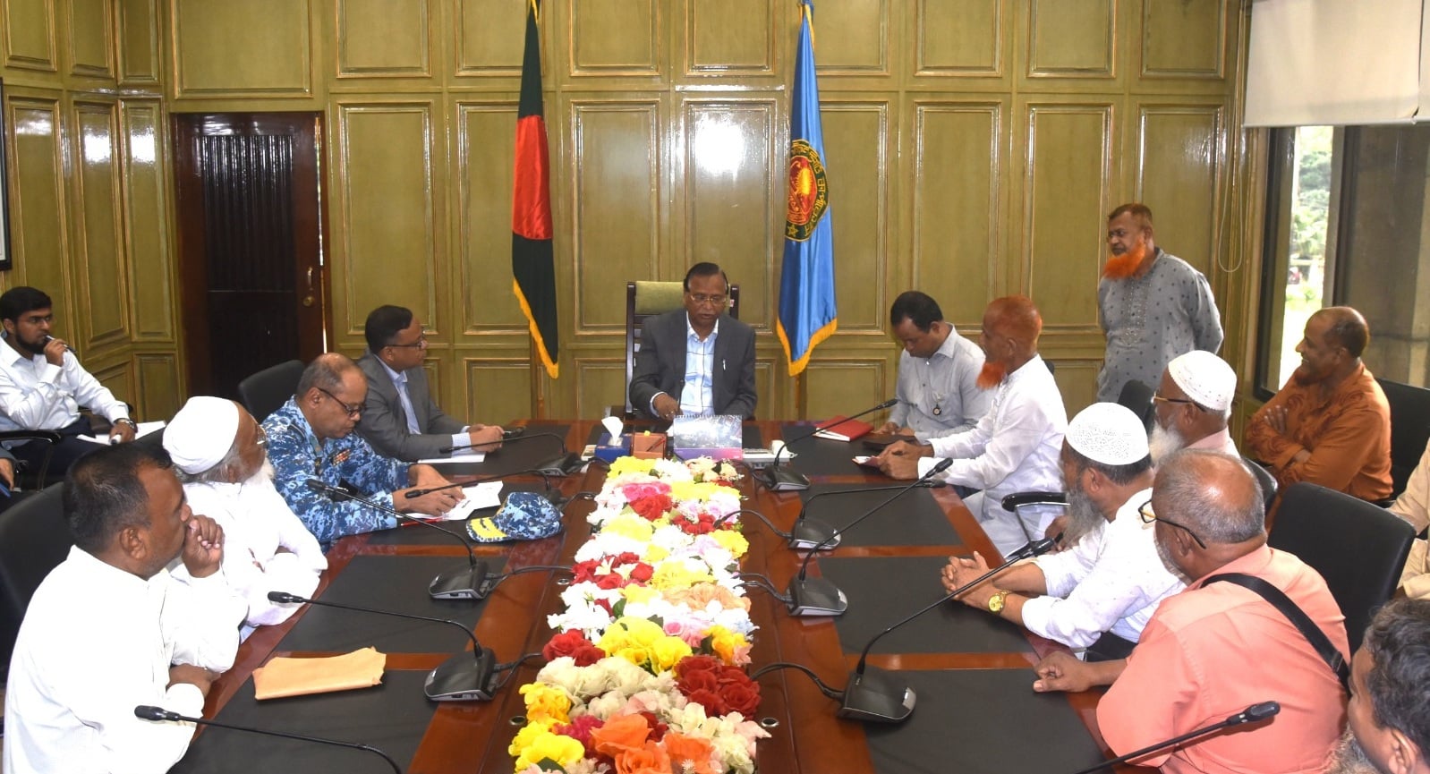 অবৈধ ব্যাটারিচালিত রিকশার ব্যাপারে সরকার নীতিমালা তৈরি করছে: ডিএসসিসি প্রশাসক