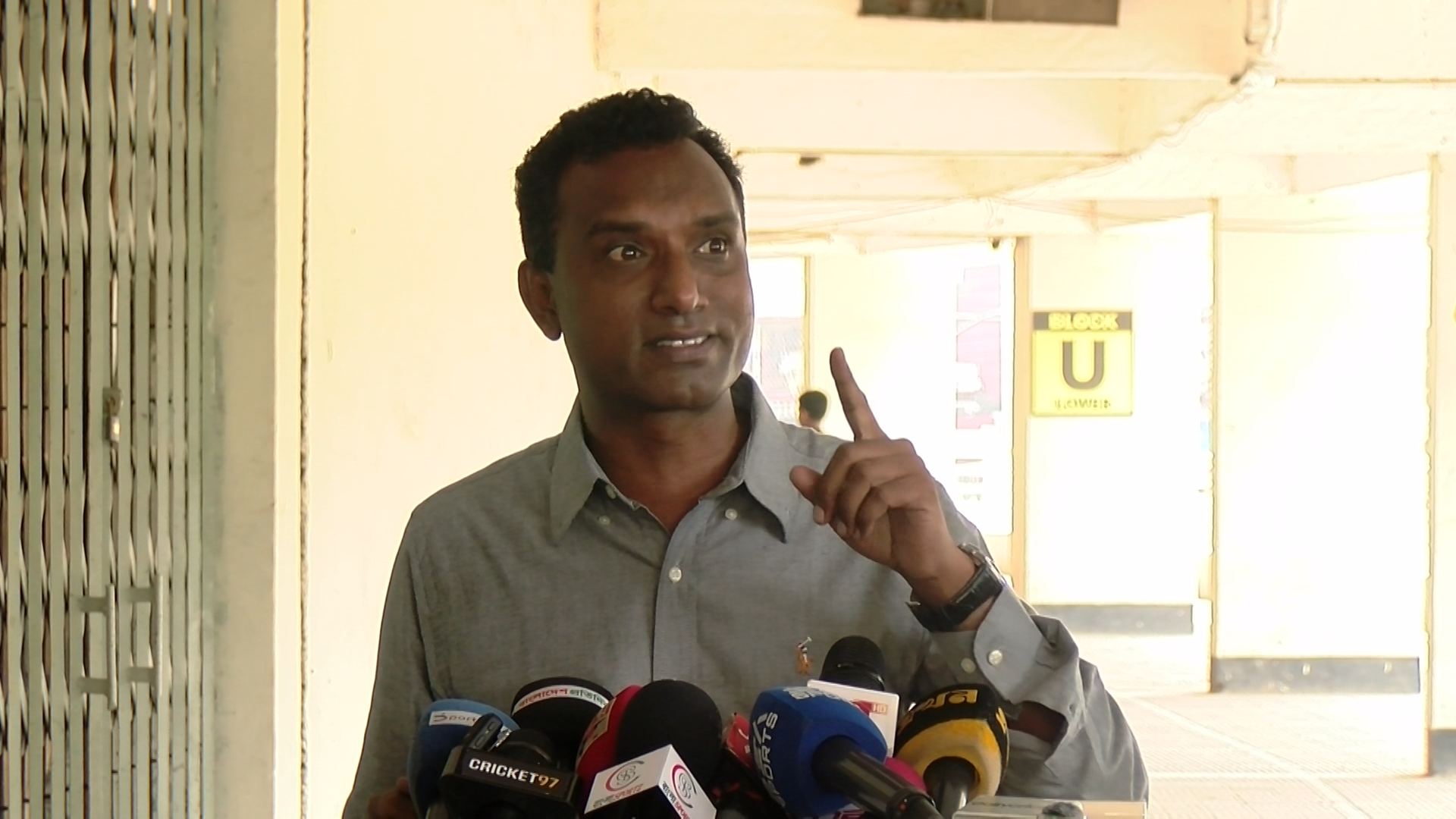 দেবব্রতের ফল প্রত্যাখ্যান