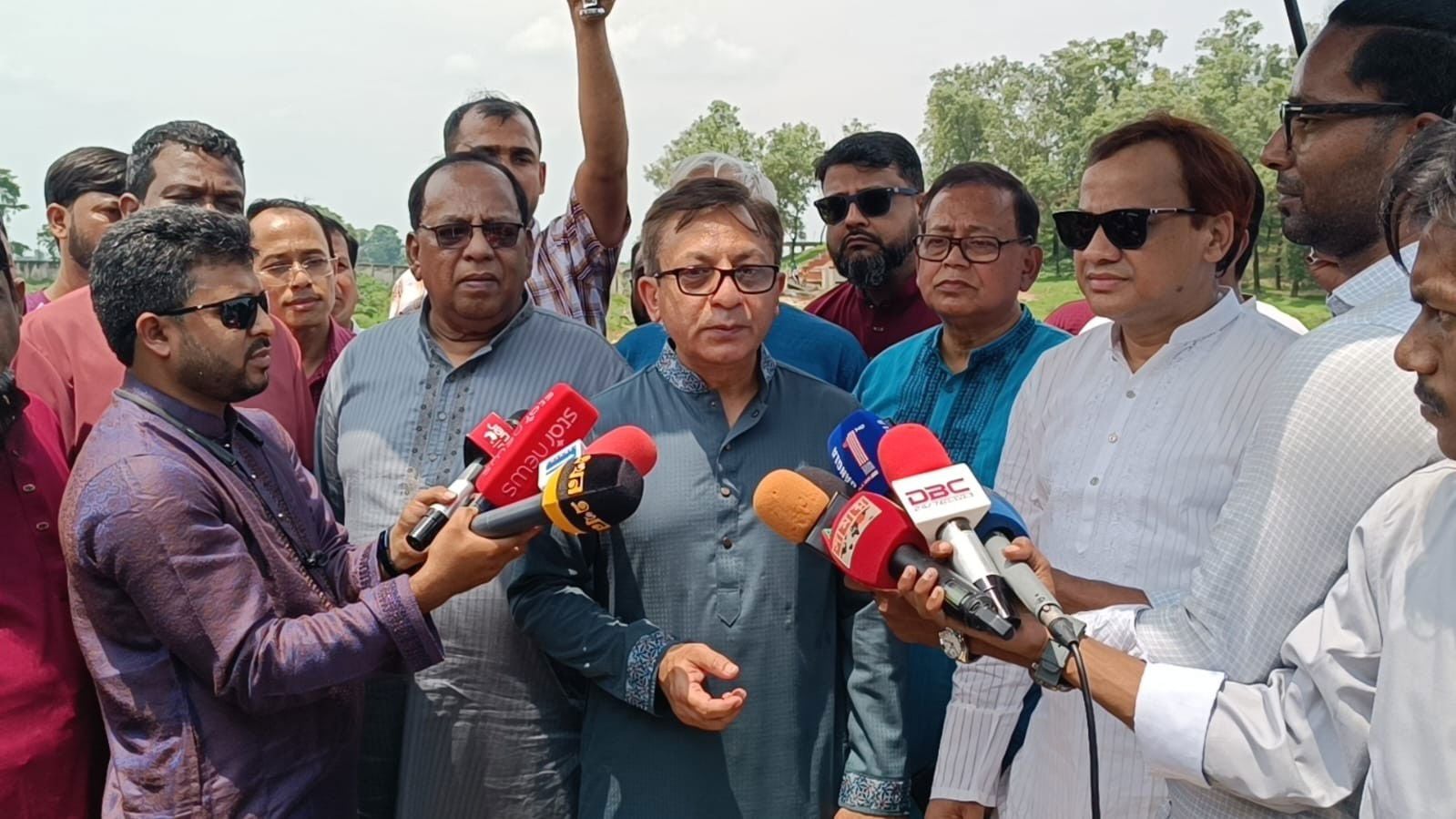 জ্বালানি তেলের মূল্য অন্য দেশের তুলনায় খুবই সামান্য বেড়েছে: বাণিজ্যমন্ত্রী
