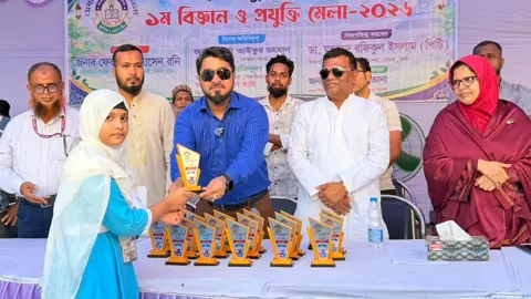 ডেমরায় বাওয়ানী স্কুলে বিজ্ঞান ও প্রযুক্তি মেলা