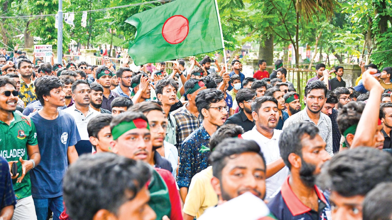 ডুবন্ত আওয়ামী লীগ আর ভাসবে না