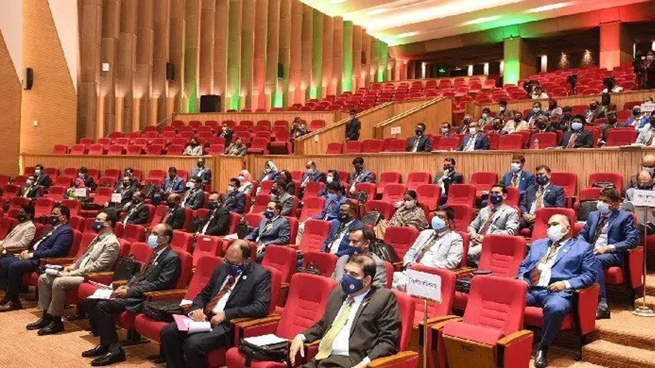 উন্নয়ন ও সুশাসনের চ্যালেঞ্জ মোকাবিলায় নতুন বার্তা
মাঠ প্রশাসনের