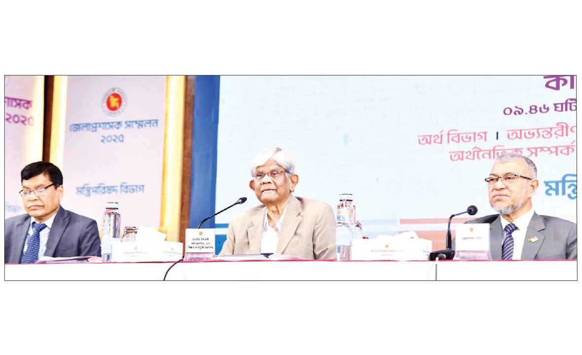সংসদের বাইরে এমপিদের ‘খবরদারি’ চান না ডিসিরা