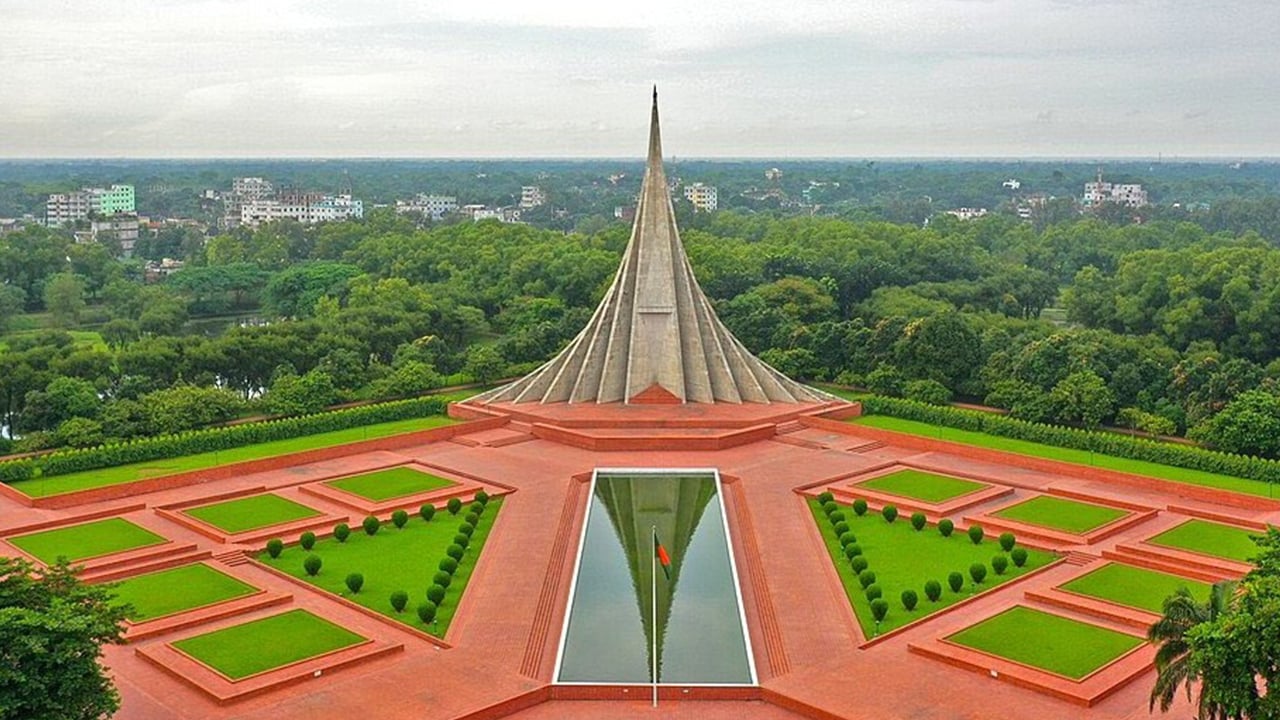 বিজয় দিবসে ঘোরাঘুরি