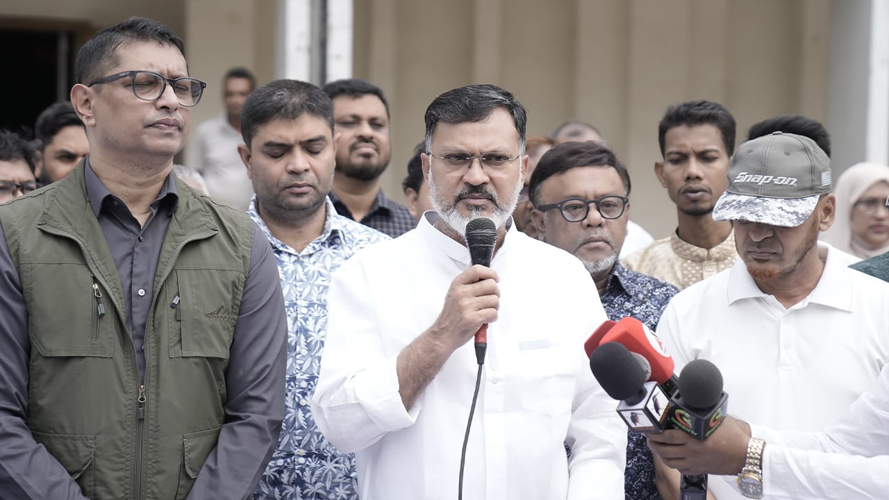 ৫৩৬ শিক্ষা প্রতিষ্ঠানে বিশেষ মশক নিধন অভিযান শুরু