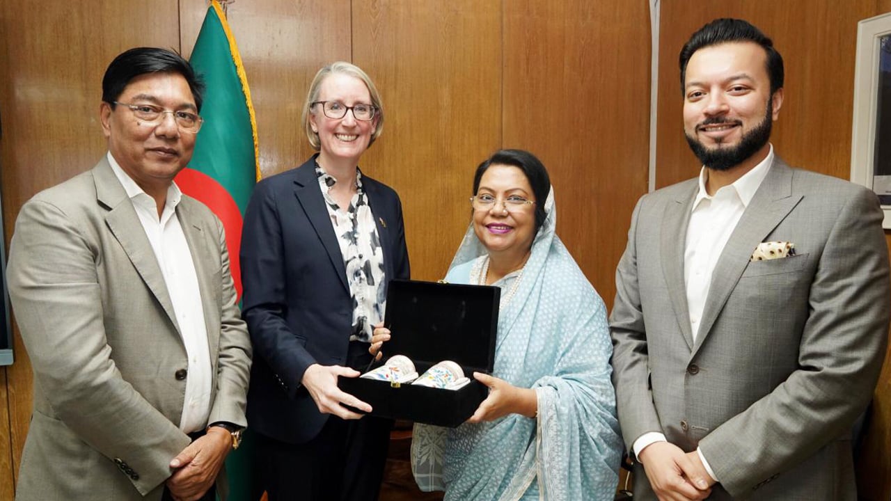 বিমানমন্ত্রীর সঙ্গে যুক্তরাজ্যের রাষ্ট্রদূতের সৌজন্য সাক্ষাৎ