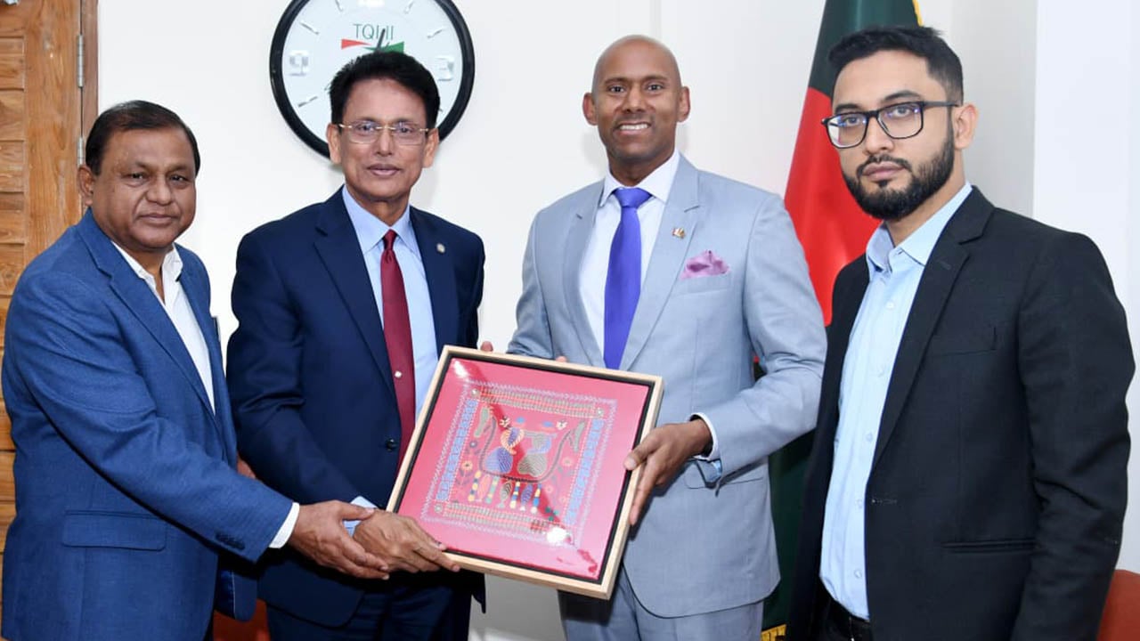 কানাডা ও বাংলাদেশের শিক্ষা সহযোগিতা জোরদার নিয়ে আলোচনা