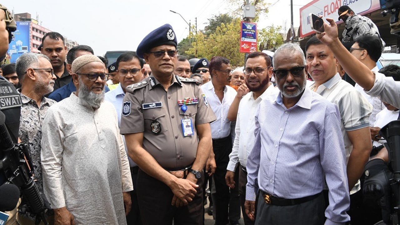 গাবতলি বাস টার্মিনালে নিরাপত্তা ব্যবস্থা পরিদর্শন