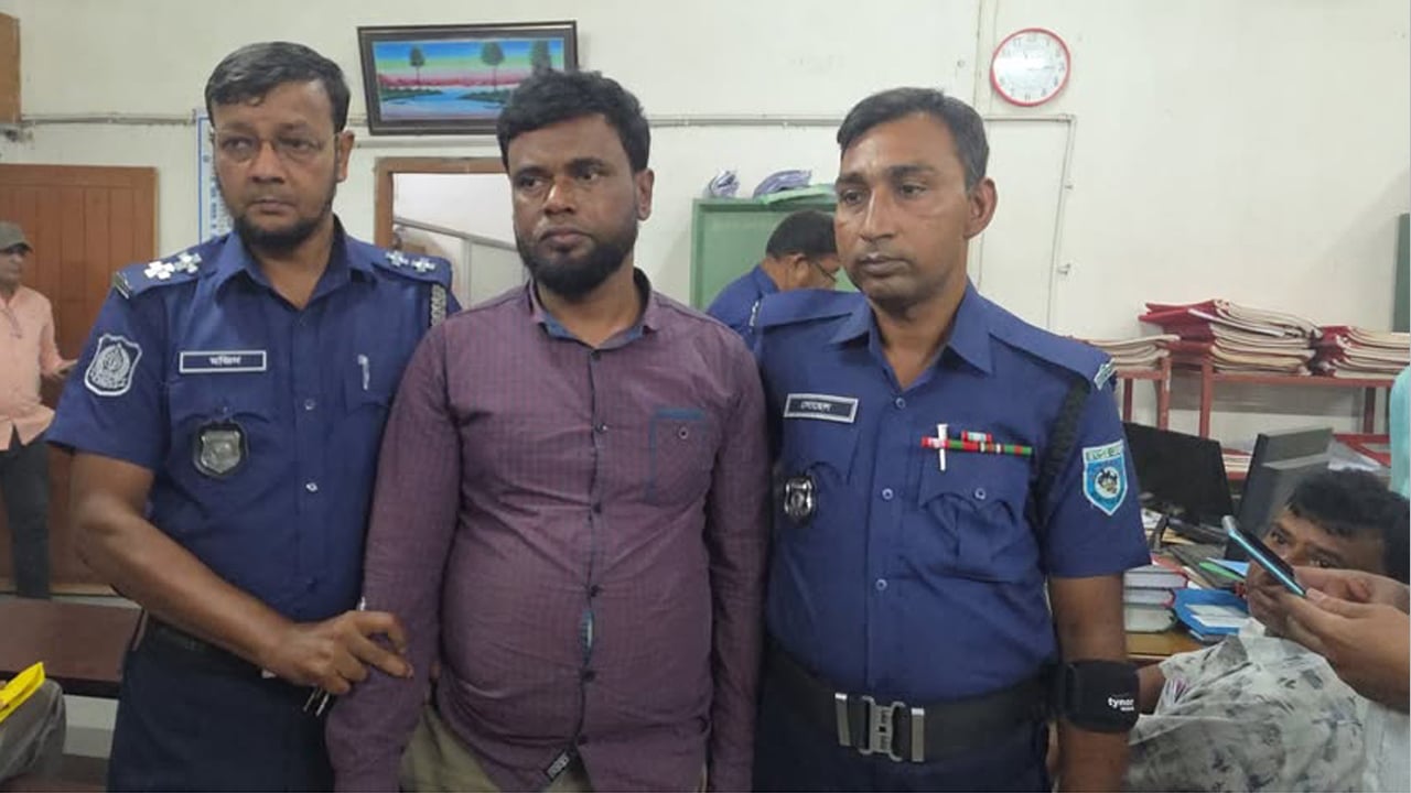 গাইবান্ধায় ঘুষ দাবি করে ভুয়া দুদক কর্মকর্তা আটক