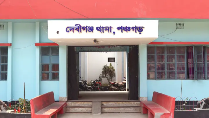 দেবীগঞ্জে পৃথক বিদ্যুৎস্পৃষ্টে নারীসহ দুইজনের মৃত্যু