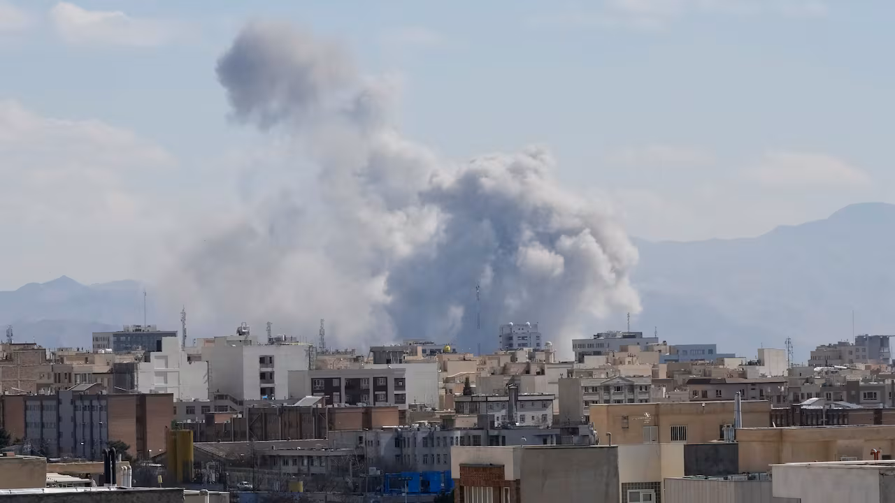 নতুন করে হামলা ইসরাইলের, ক্ষেপণাস্ত্র ছুড়ছে ইরানও