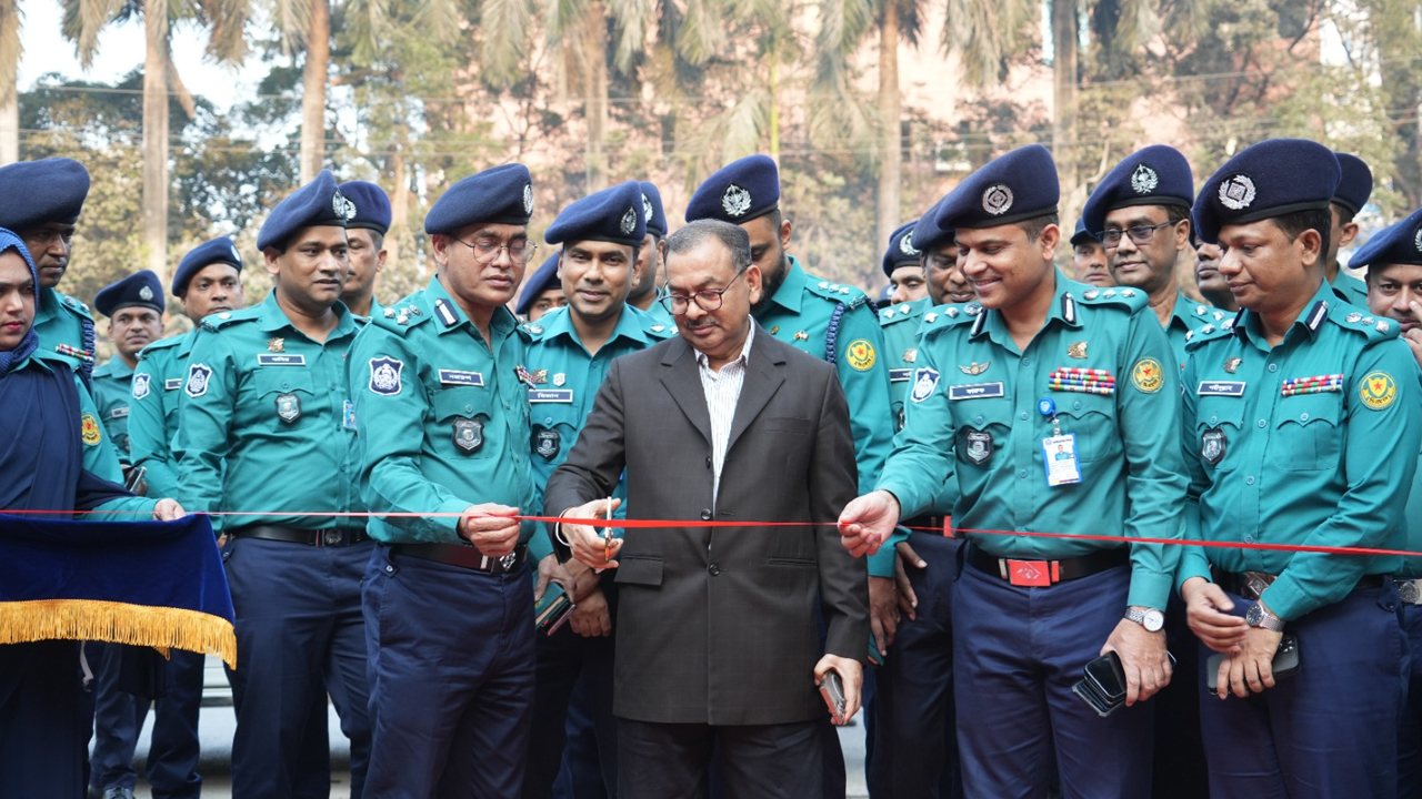 সমস্যার সমাধান রাস্তার পরিবর্তে টেবিলে বসে করুন
