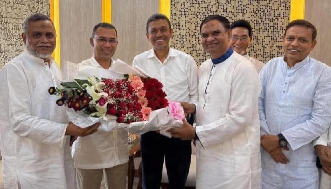 প্রধানমন্ত্রীর সঙ্গে সাক্ষাৎ করলেন নবনিযুক্ত চিফ হুইপ ও হুইপরা