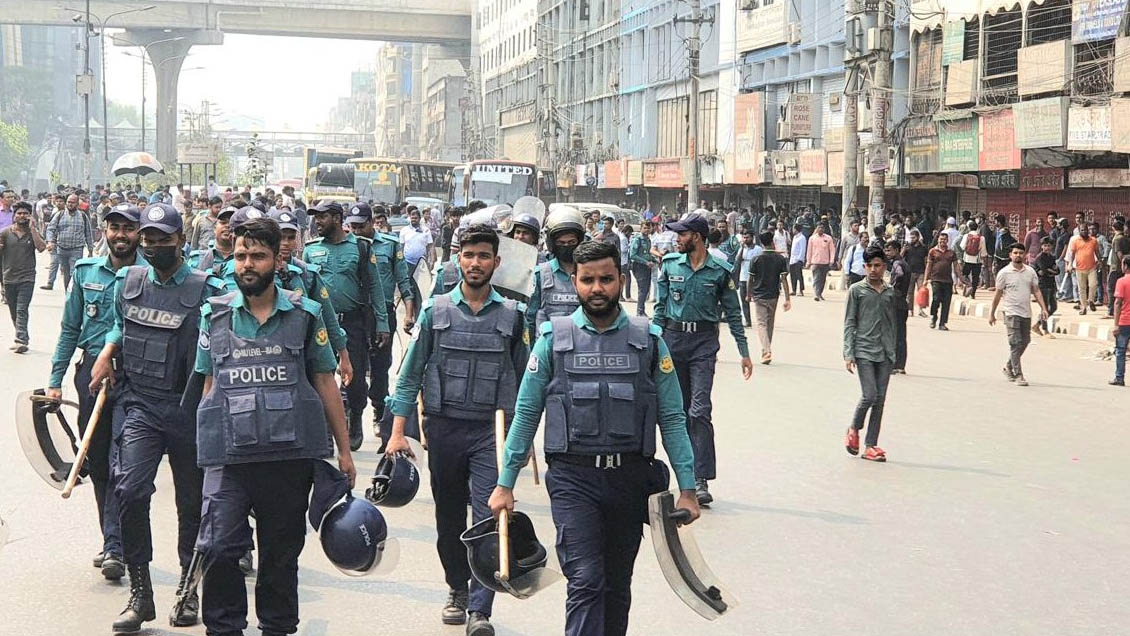 গার্মেন্টস শ্রমিকদের  অবরোধ প্রত্যাহার, বনানীতে যান চলাচল শুরু