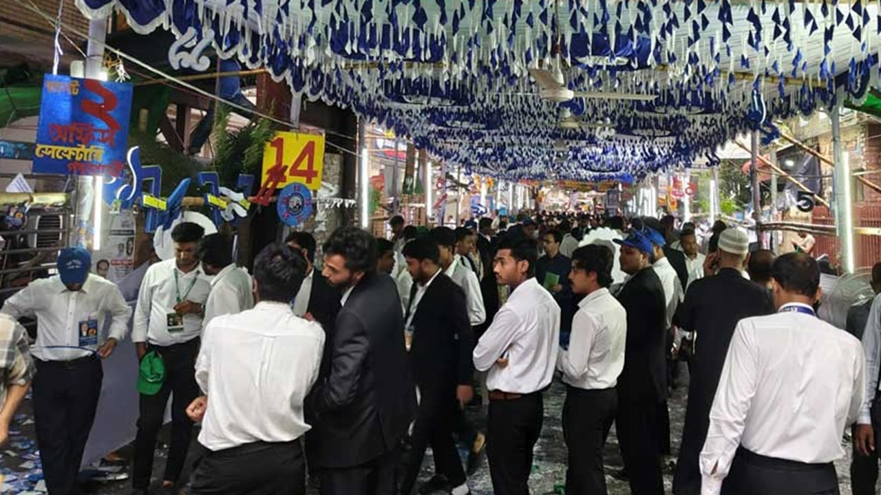 ঢাকা বার নির্বাচনে ভোট পড়েছে ৩৪%, কাল গণনা