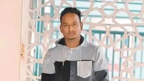 মসজিদ থেকে বের হওয়ার সময় গুলিতে ‘শীর্ষ সন্ত্রাসী’ নিহত
