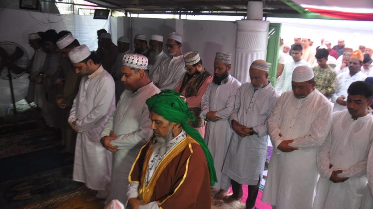 সৌদির সঙ্গে মিল রেখে রাজধানীতে ঈদের জামাত অনুষ্ঠিত