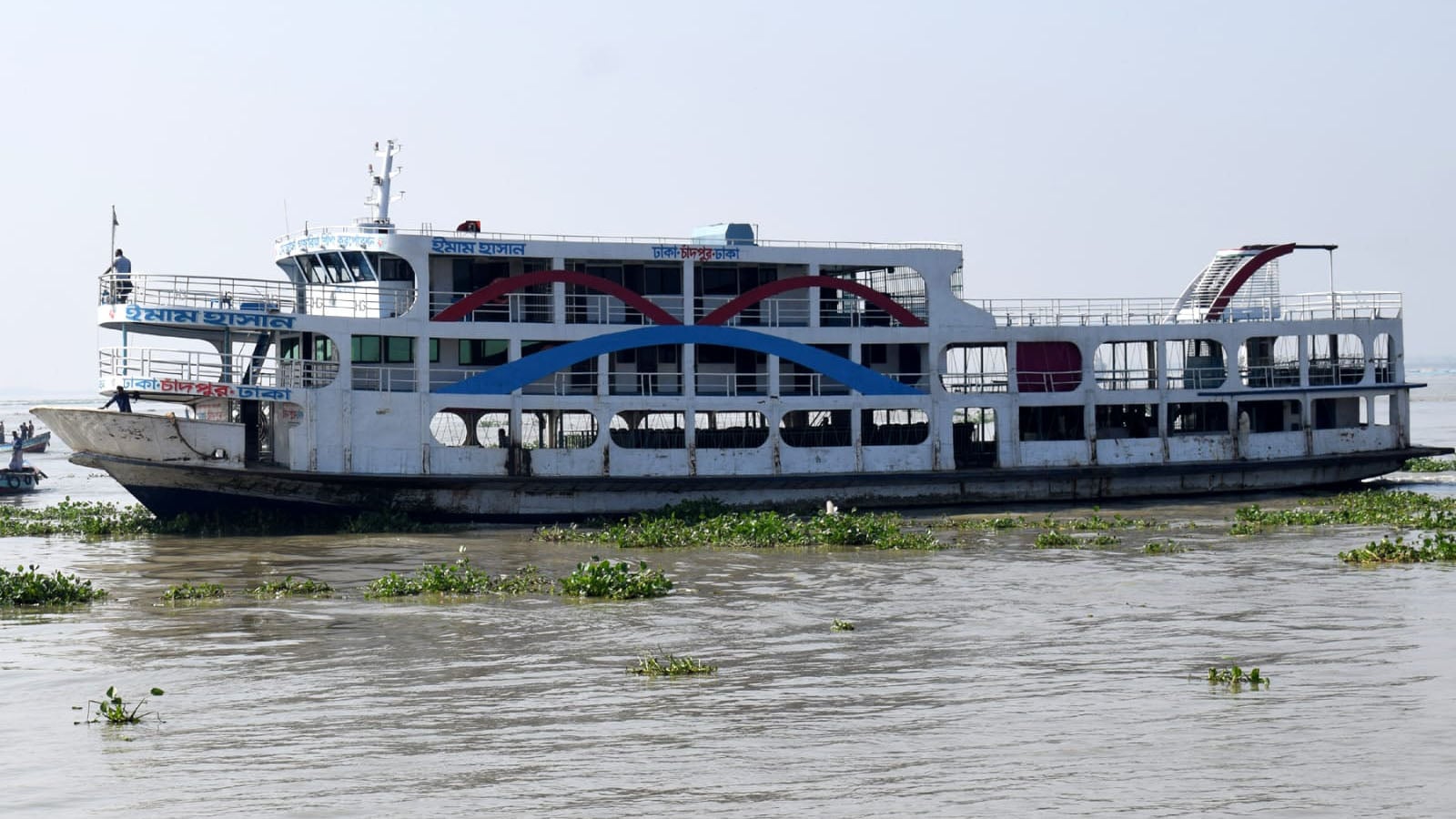 ঢাকা-চাঁদপুর-বরিশাল রুটে সবধরনের নৌযান চলাচল বন্ধ