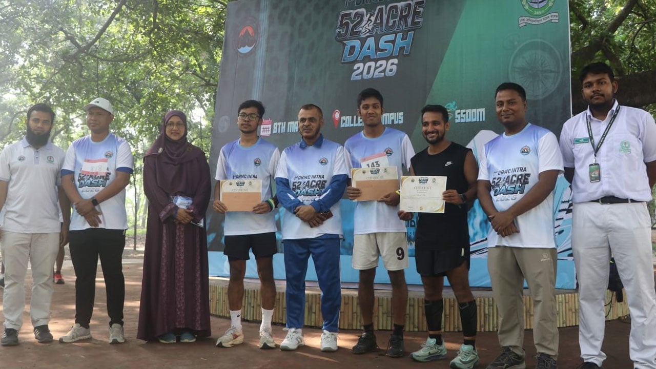 চাম্পিয়ন শিক্ষার্থী জুবায়ের ও রানারআপ শিক্ষক মাহফুজুল