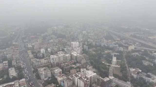 ঢাকার বায়ুদূষণ আবার বিশ্বের শীর্ষে, স্বাস্থ্যঝুঁকিতে লাখো মানুষ