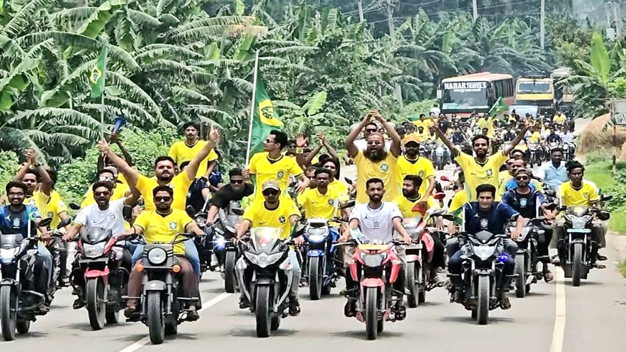 ব্রাজিল সমর্থকদের মোটরসাইকেল শোডাউন