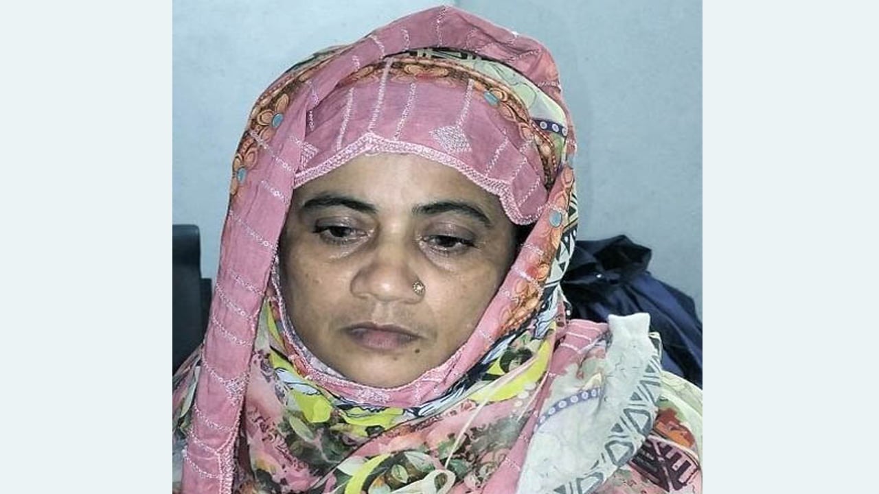 মাদক বিক্রির অভিযোগে যুবলীগ নেতার স্ত্রী গ্রেপ্তার