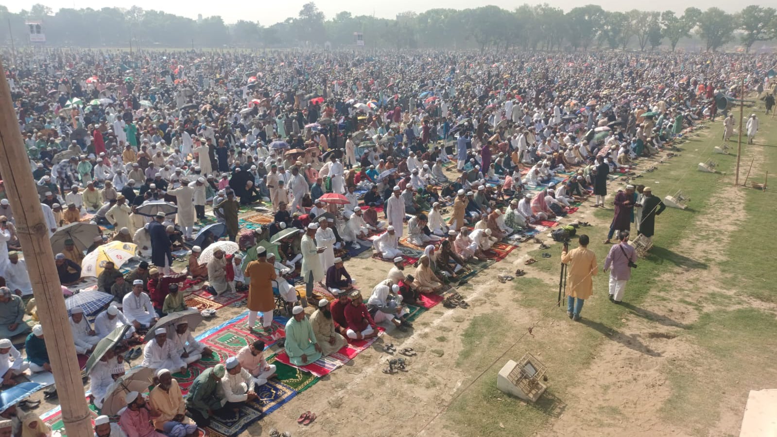 দিনাজপুরে দেশের সবচেয়ে বড় ঈদের জামাত অনুষ্ঠিত