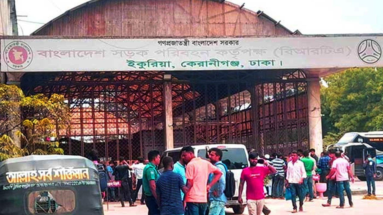 দালাল সিন্ডিকেটের দৌরাত্ম্য, মাসে কোটি টাকার ঘুস লেনদেন