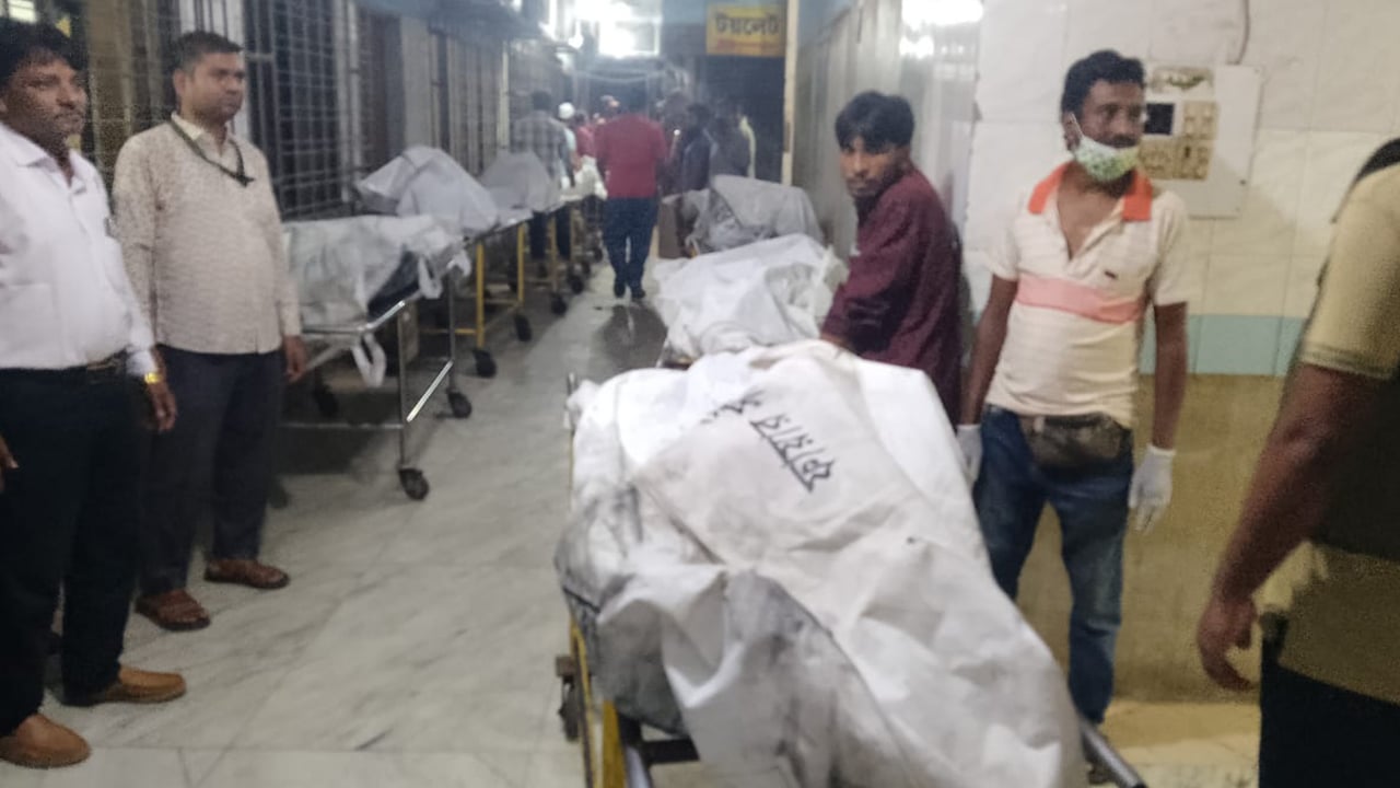 রূপনগরে আগুন, ঢাকা মেডিকেলে ১৬ লাশ