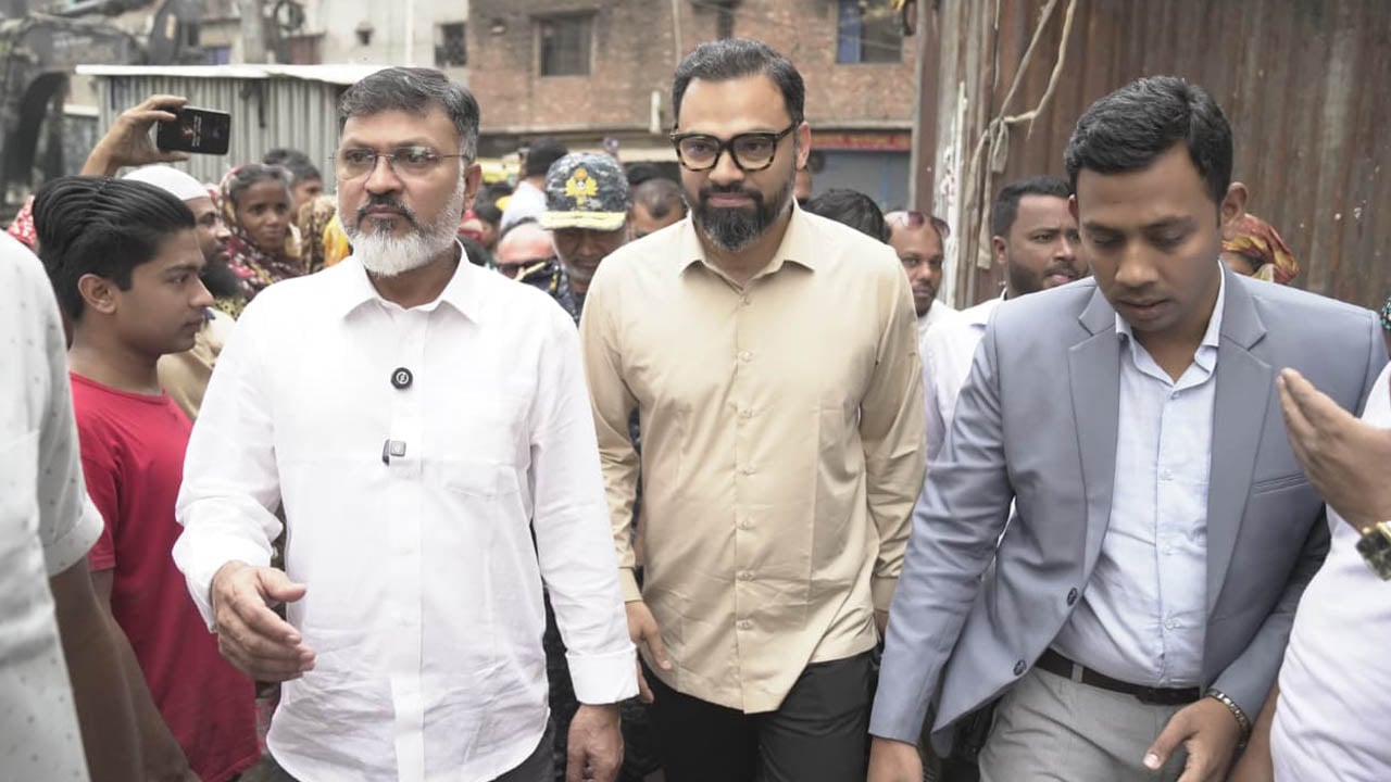 জলাবদ্ধতা ও ডেঙ্গু নিয়ন্ত্রণে ঢাকার খালগুলো দ্রুত খনন ও পরিষ্কার করা হবে