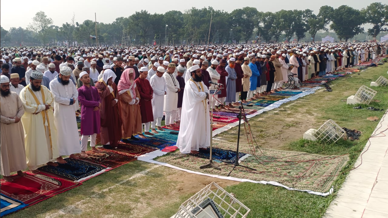 দিনাজপুরে দেশের সবচেয়ে বড় ঈদুল আজহার জামাত অনুষ্ঠিত