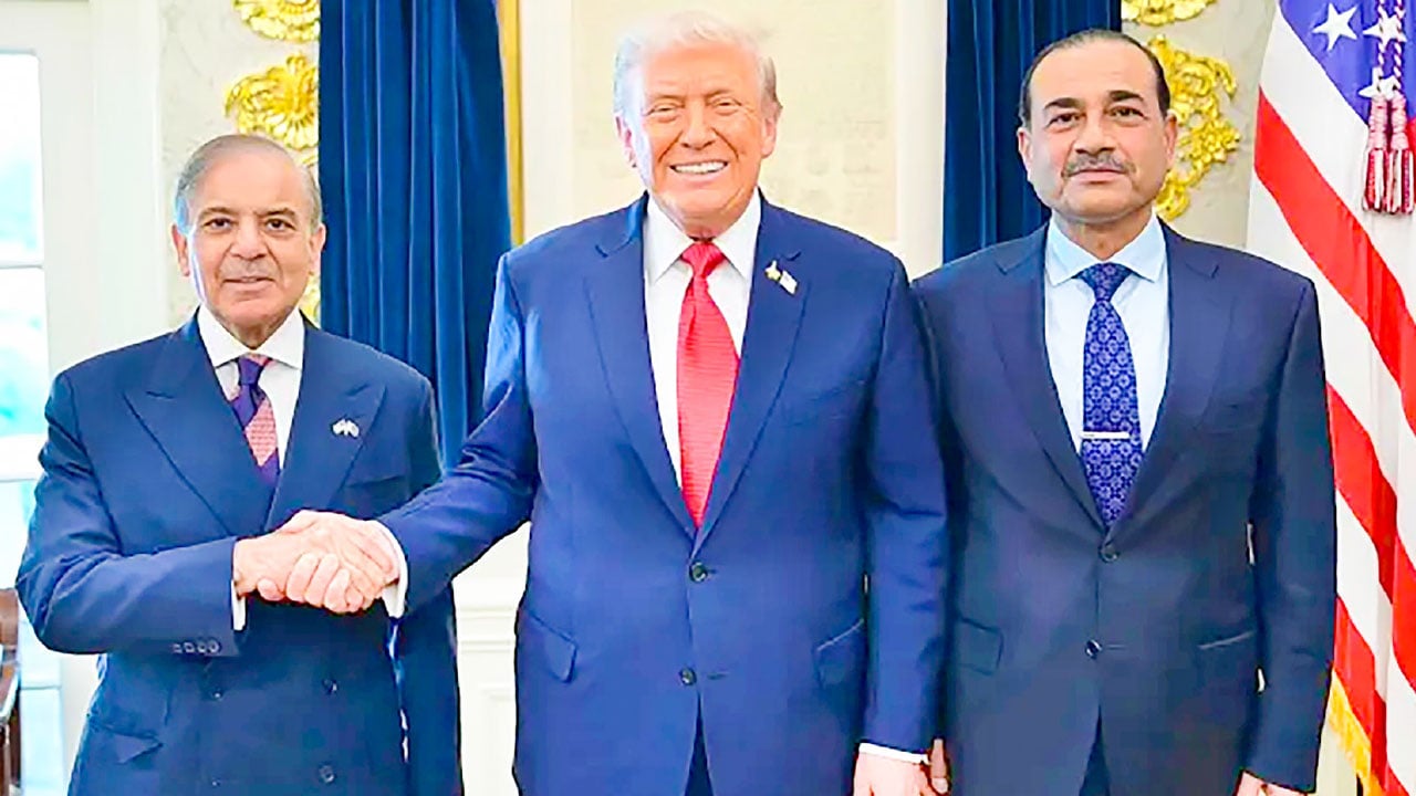 আসিম মুনির যেভাবে ট্রাম্পের ‘প্রিয় ফিল্ড মার্শাল’