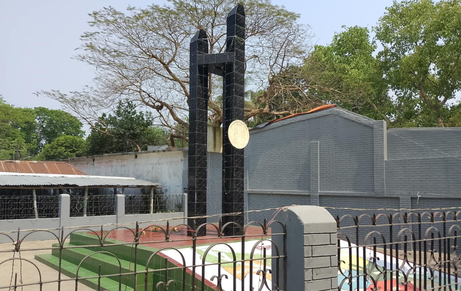 চাঁদা তুলে দায়সারা স্বাধীনতা দিবস উদযাপন প্রশাসনের