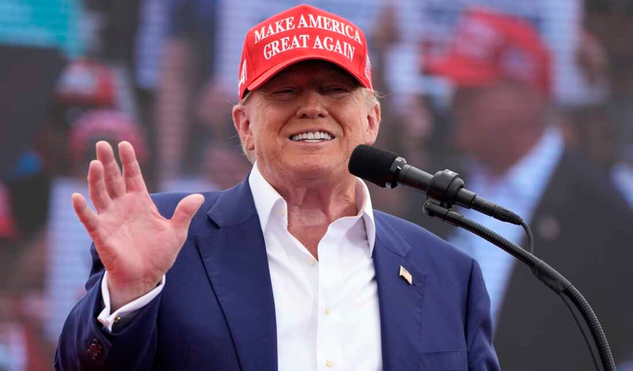 দক্ষিণ কোরিয়ার পণ্যে শুল্ক বাড়িয়ে ২৫ শতাংশের ঘোষণা ট্রাম্পের