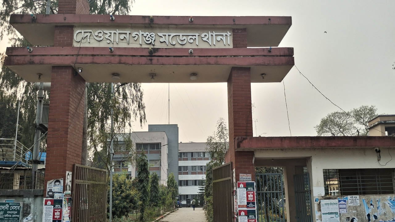 কোরবানির হাটে মহিষের আক্রমণে দুইজনের মৃত্যু