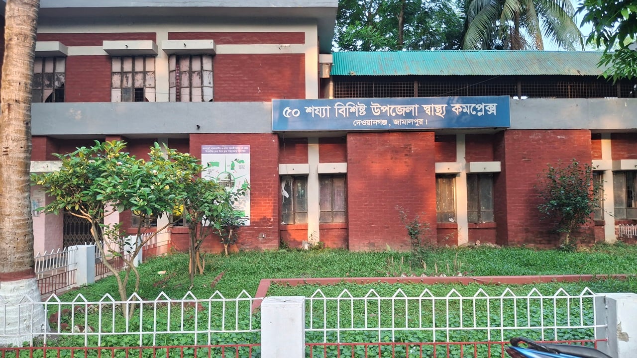 ভোগান্তিতে সাধারণ মানুষ, মেলে না চিকিৎসাসেবা