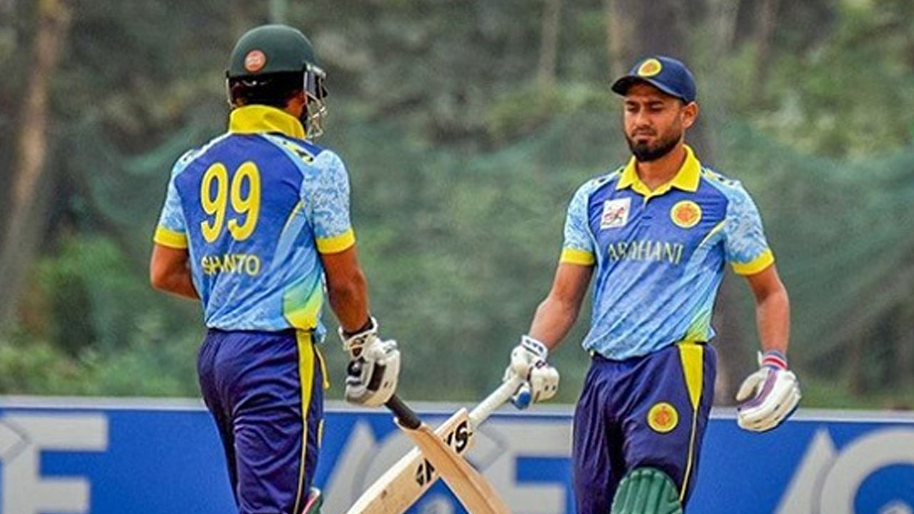 শিরোপার দৌড়ে এগিয়ে আবাহনী