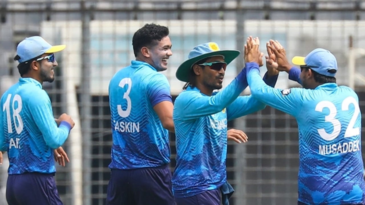 সুপার লিগের লড়াই শুরু