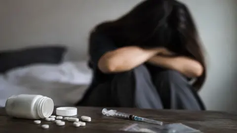  মালয়েশিয়ায় নারীদের মাদক ব্যবহার আশঙ্কাজনক হারে বাড়ছে 